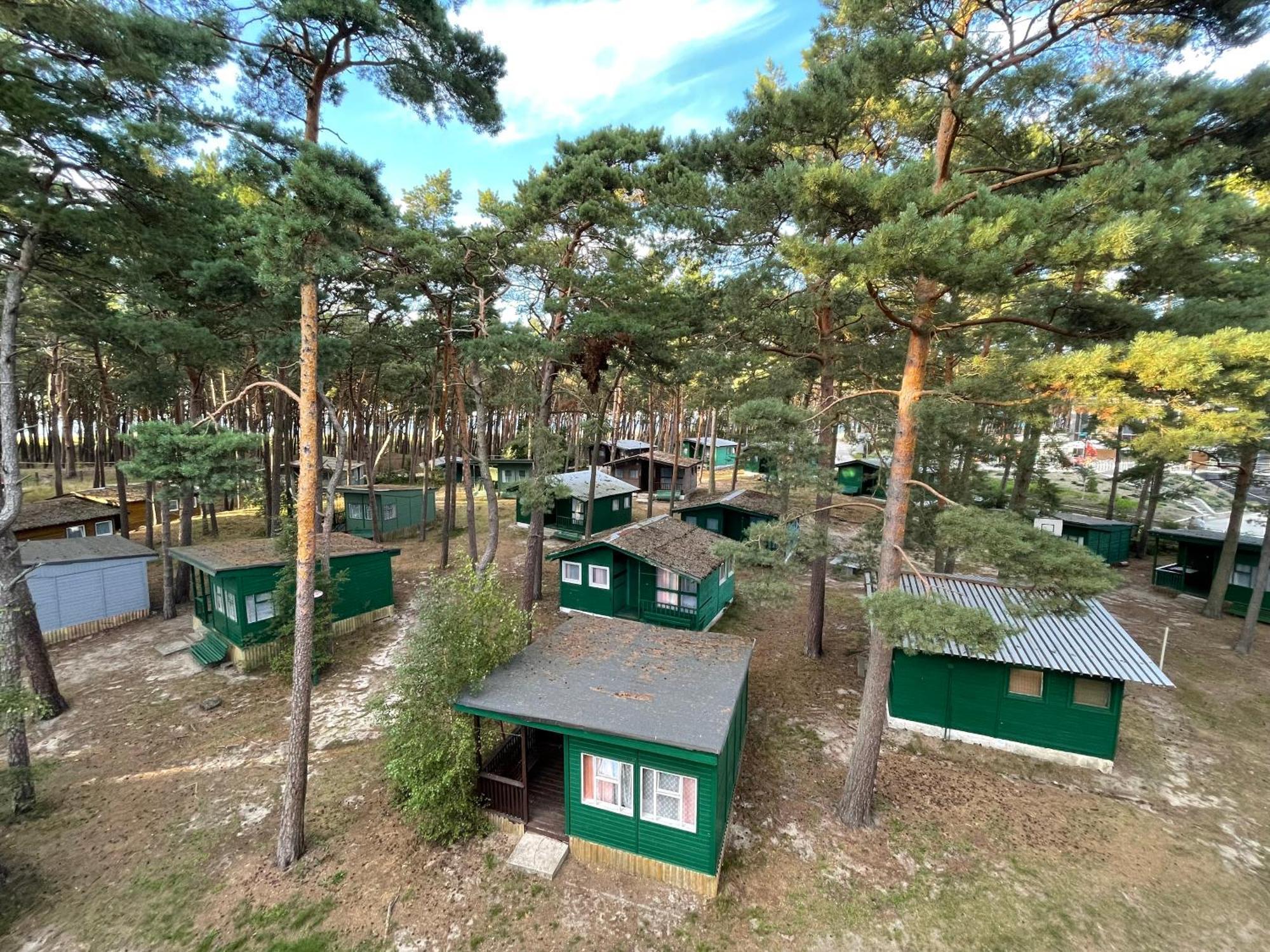 Domki Letniskowe Delfin Mrzezyno Luaran gambar